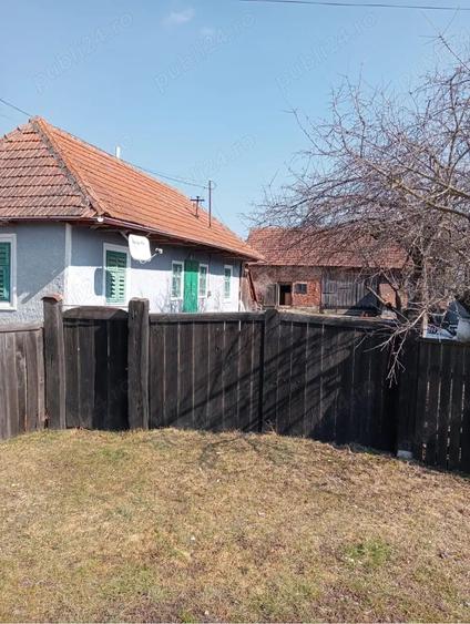 Casă cu Teren 1000 Mp în Central