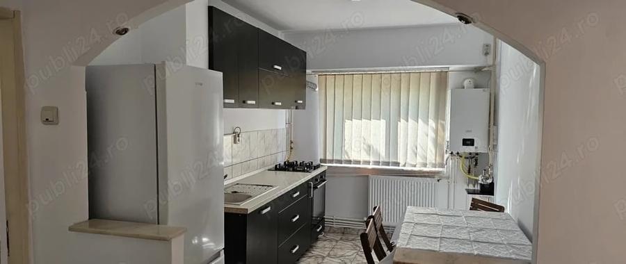 Apartament cu 2 camere decomandat, mobilat în Casa de Cultură