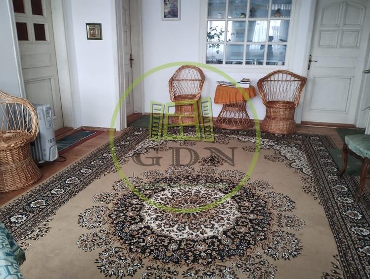 Casă individuală cu 6 camere cu Teren 2200 Mp în Cerașu