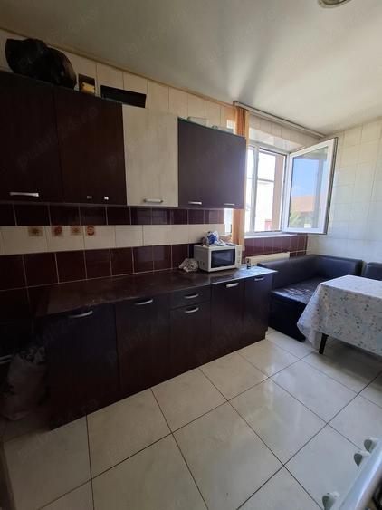 Garsonieră decomandată în Roșu