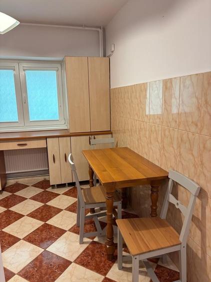 Apartament cu 3 camere, mobilat în Lacul Tei