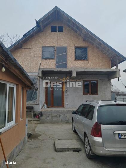 Casă cu 7 camere cu Teren 744 Mp în Filipeștii de Târg