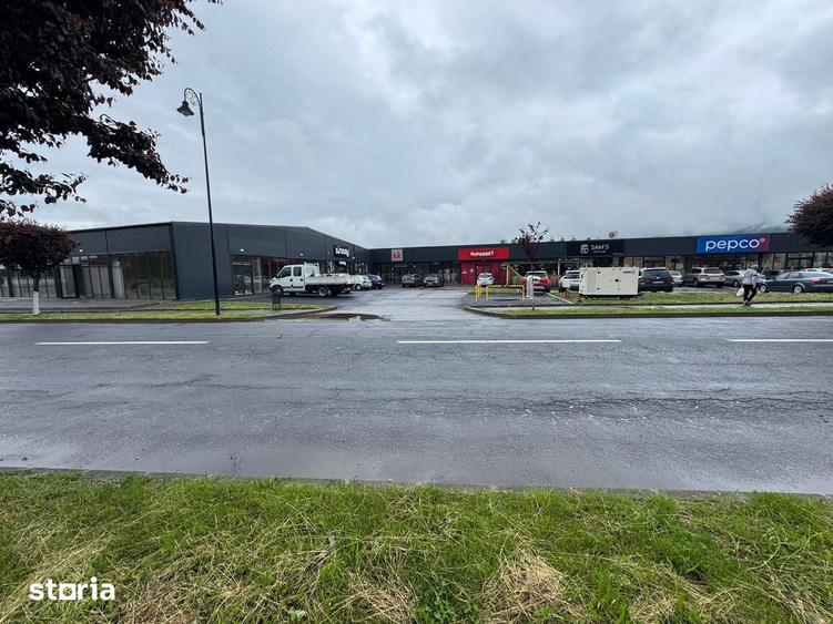 Spațiu comercial, de 2,878 mp, în Central