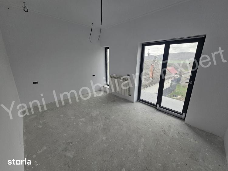 Casă cu 4 camere cu Teren 1000 Mp în Băiculești