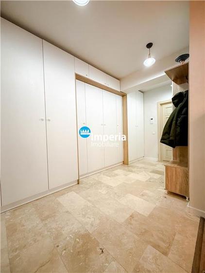 Apartament cu 2 camere decomandat în Podul de Fier