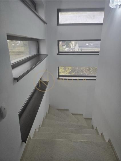 Casă cu 4 camere în Exterior Vest
