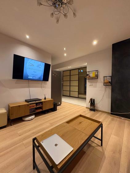 Apartament cu 2 camere decomandat în Vitan