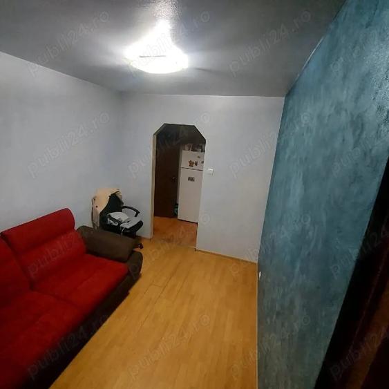Apartament cu 4 camere decomandat în Autogară