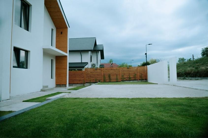 Casă cu 4 camere în Gura Câlnăului