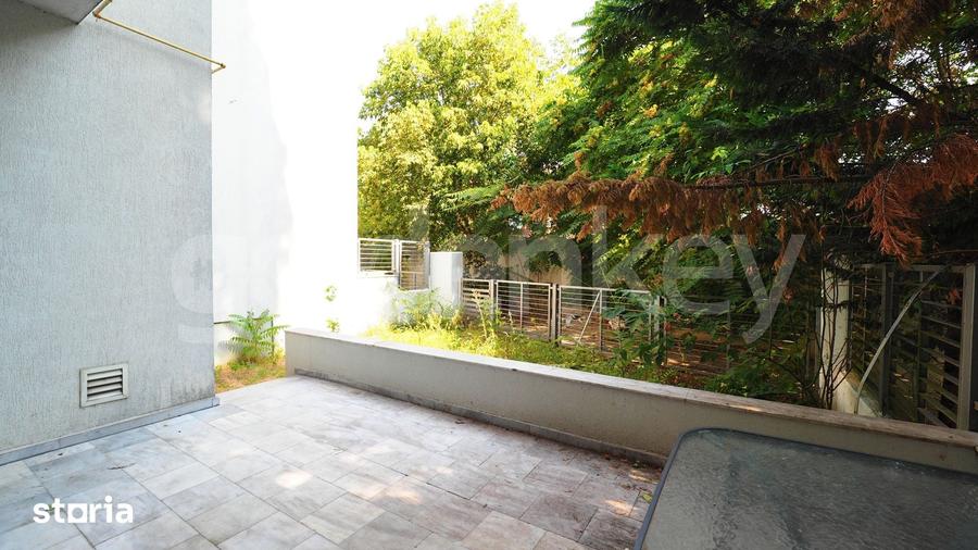 Casă cu 5 camere cu Teren 200 Mp în Băneasa