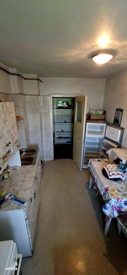 Apartament cu 2 camere decomandat în Eremia