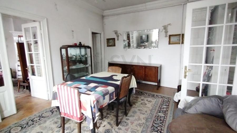 Apartament cu 5 camere decomandat în Unirii