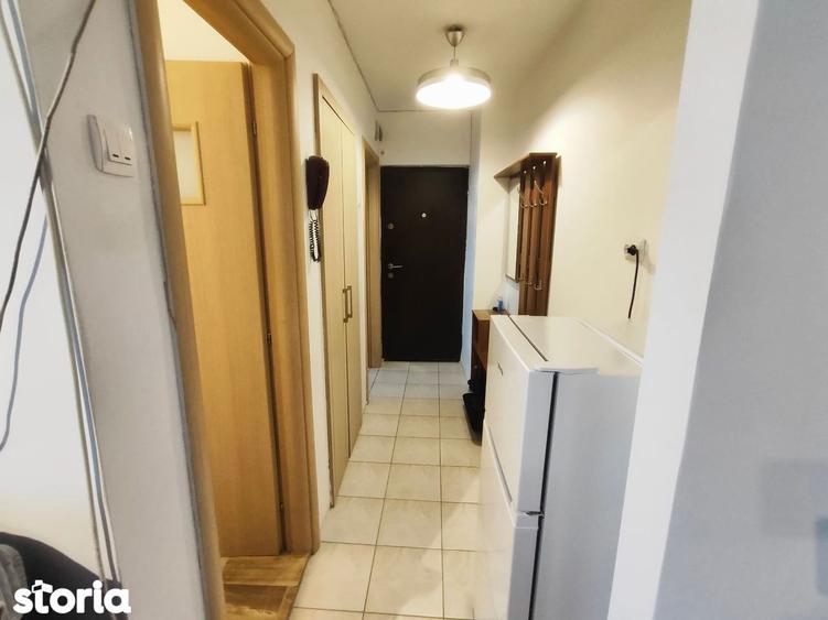 Garsonieră decomandată, mobilată în Tei