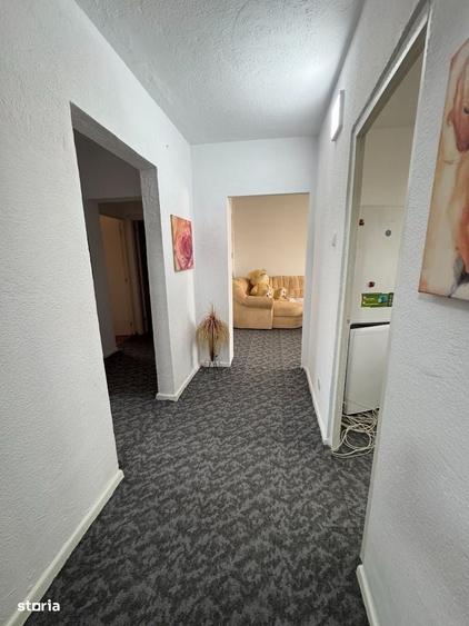 Apartament cu 3 camere decomandat în Mioveni