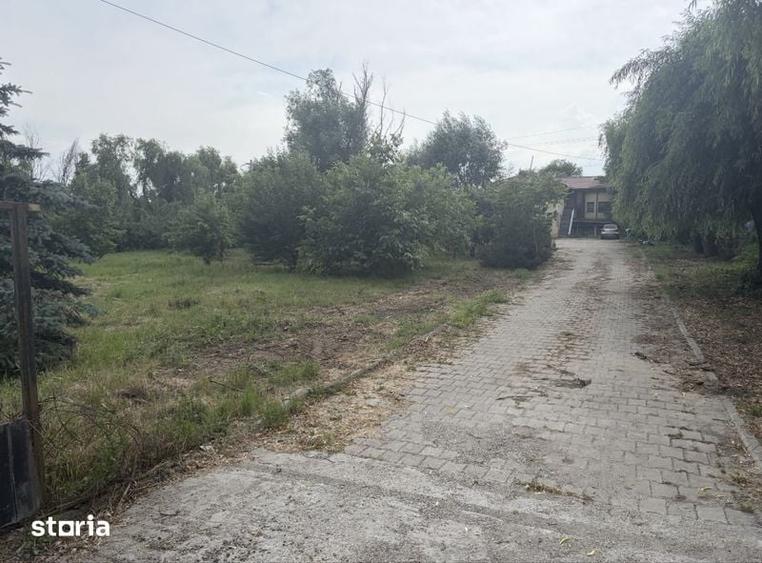 Casă cu 4 camere cu Teren 260 Mp în 1 Decembrie
