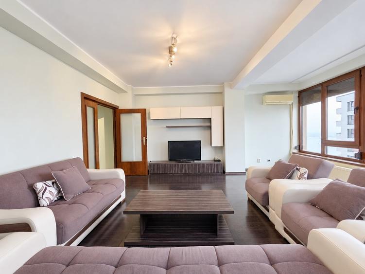 Apartament cu 2 camere decomandat în Faleză