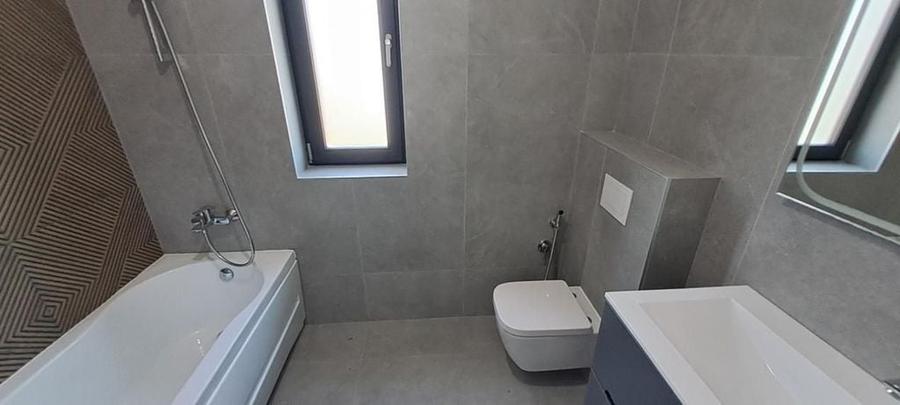 Casă cu 4 camere cu Teren 500 Mp în Vișani