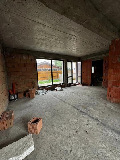 Casă cu Teren 225 Mp în Berceni