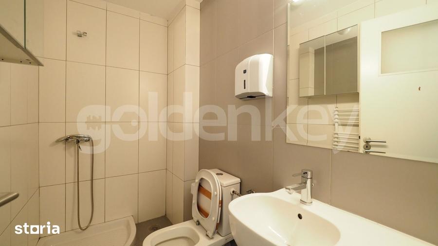 Casă cu 5 camere cu Teren 200 Mp în Băneasa