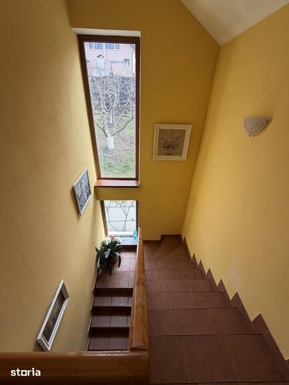 Casă cu 4 camere decomandat cu Teren 920 Mp în Central