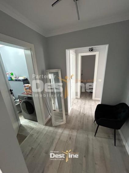 Apartament cu 3 camere semidecomandat în Central