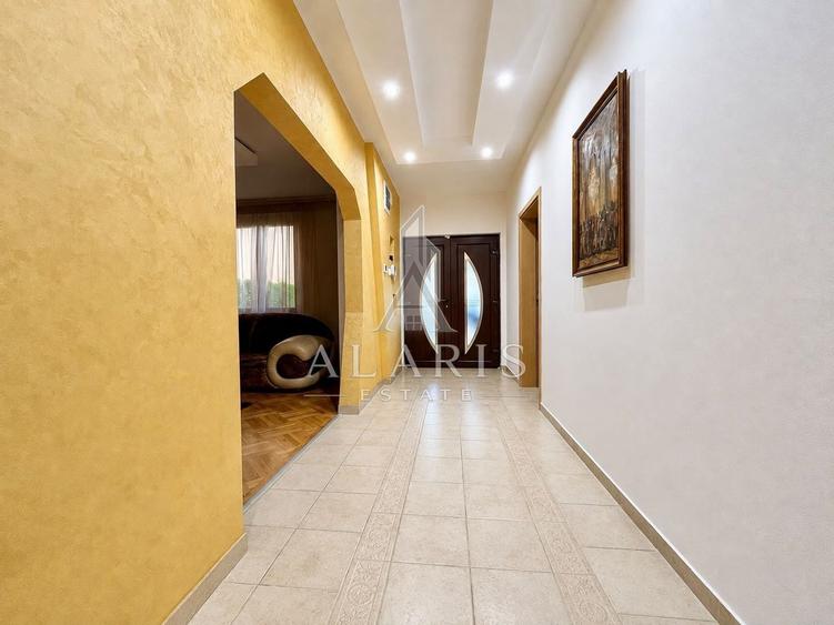 Casă individuală cu 6 camere cu Canalizare în Aradului