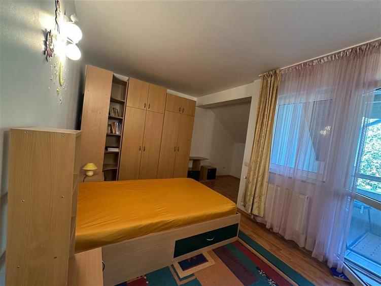 Casă cu 4 camere cu Teren 1000 Mp în Bârnova