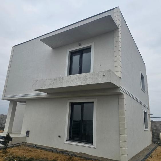 Casă individuală cu 6 camere cu Teren 412 Mp în Malu Mare