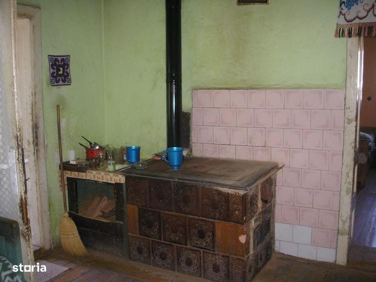 Casă cu 4 camere în Asuaju de Sus