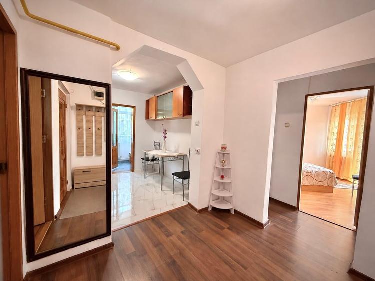 Apartament cu 2 camere decomandat, mobilat în Nicolina