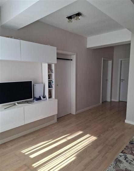 Apartament cu 3 camere decomandat în Tătărași