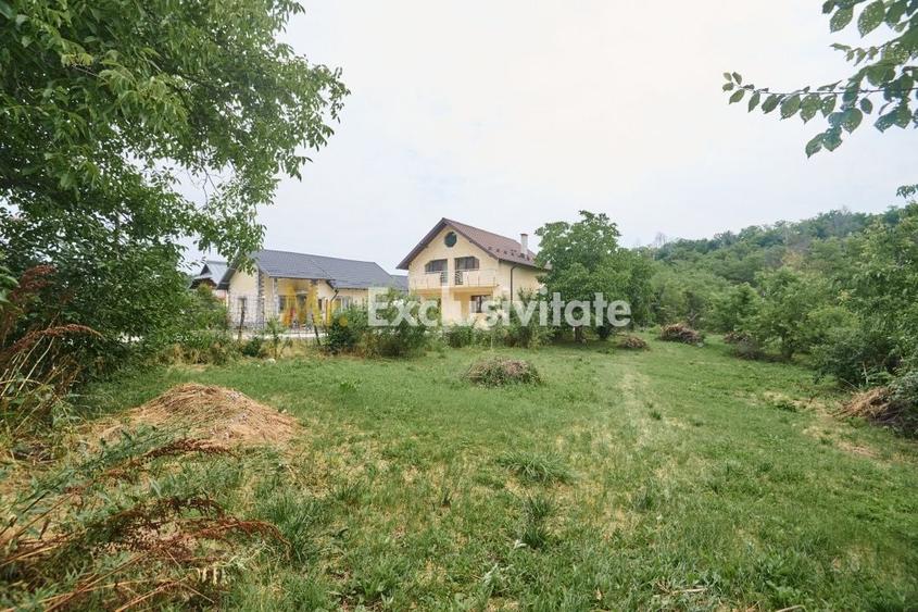 Teren Construcții intravilan de 2240 mp, în Moșoaia