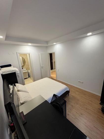 Apartament cu 3 camere decomandat în Crețuleasca