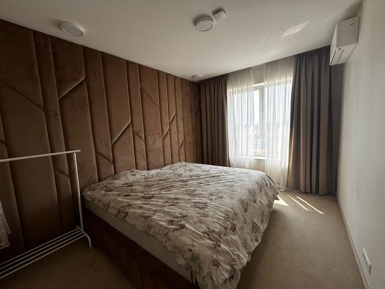 Apartament cu 4 camere decomandat, mobilat în P-ta Presei Libere