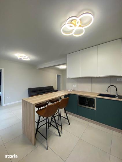 Apartament cu 3 camere semidecomandat în Micro 16