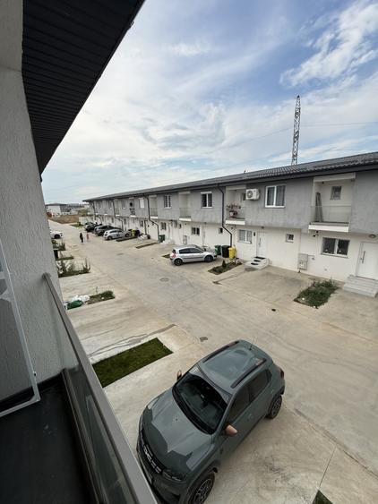 Casă individuală cu 3 camere cu Canalizare în Dobroești