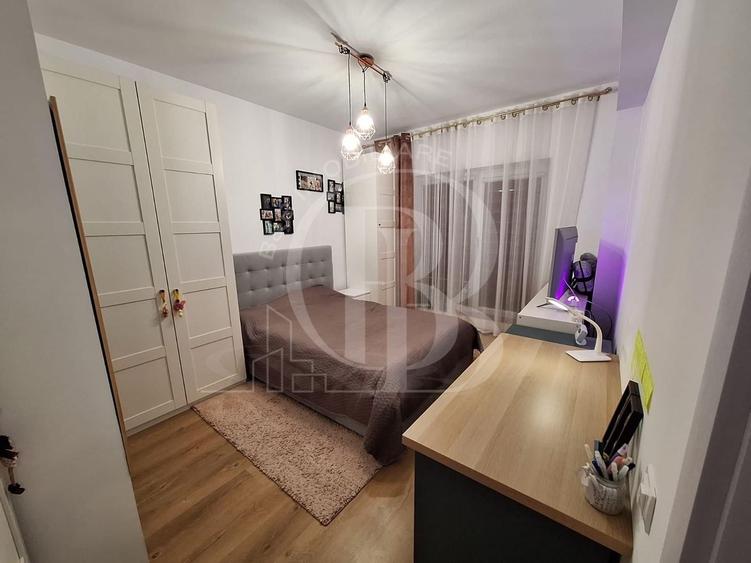 Apartament cu 3 camere decomandat, mobilat în Ozana