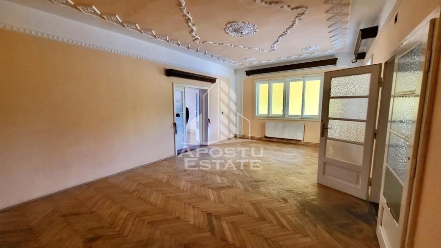 Casă individuală cu 12 camere cu Canalizare în Șagului