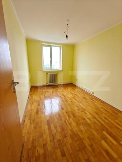 Apartament cu 3 camere decomandat, mobilat în Central