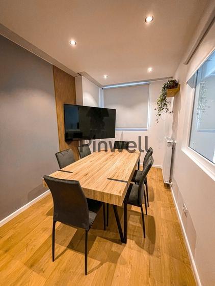 Apartament cu 3 camere decomandat, mobilat în P-ța Victoriei