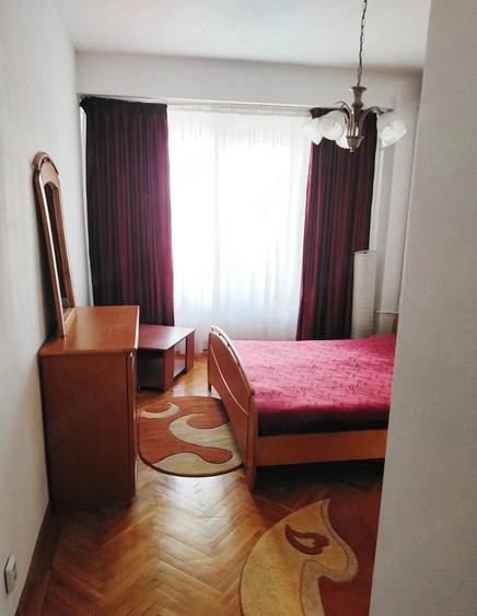Apartament cu 3 camere decomandat în Nerva Traian