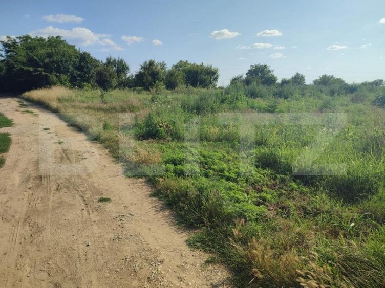 Teren de 4751 mp, în Șimnicu de Jos