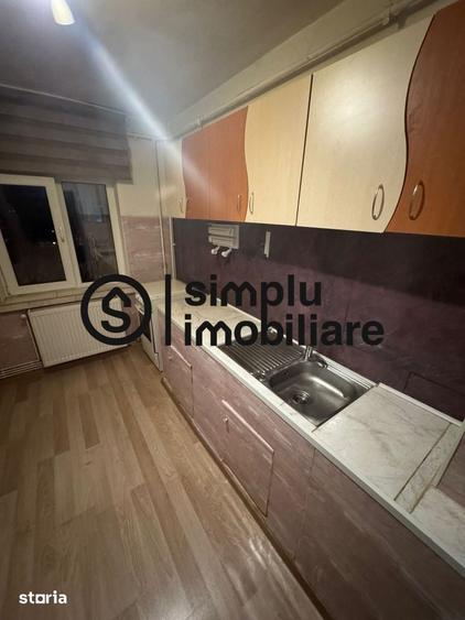 Apartament cu 3 camere decomandat în 1 Mai