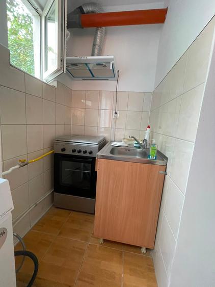 Apartament cu 2 camere nedecomandat în Podu Roș
