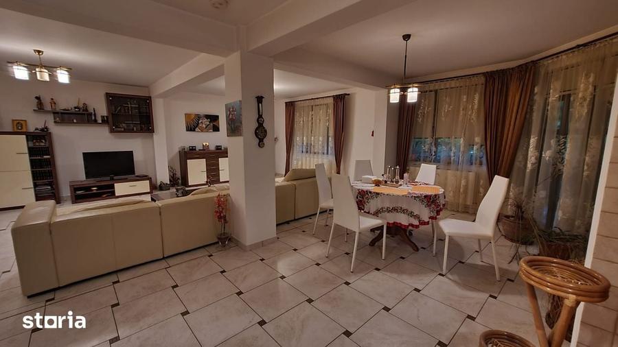 Casă cu 5 camere cu Teren 1030 Mp în Bârnova