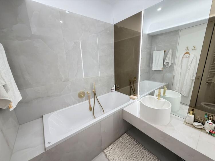 Apartament cu 3 camere decomandat, mobilat în Pipera