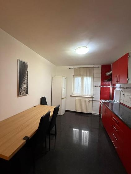 Apartament cu 3 camere decomandat în Dacia