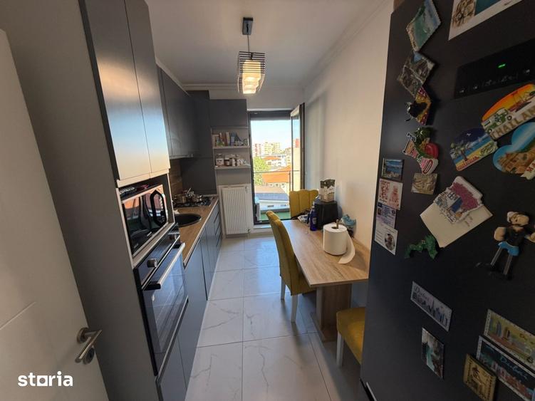 Apartament cu 3 camere decomandat, mobilat în Energia