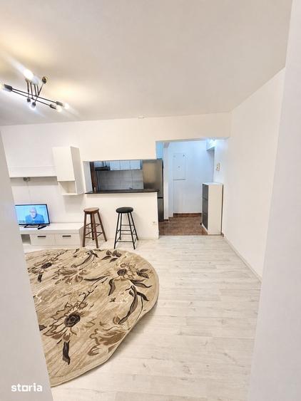 Apartament cu 2 camere semidecomandat în Podul de Piatră