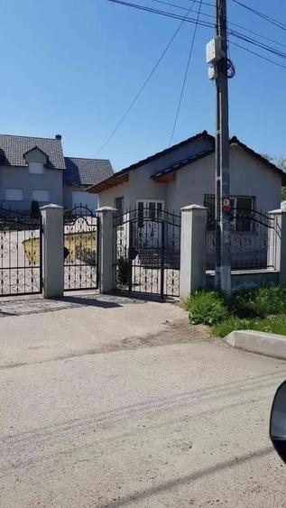 Casă cu 5 camere în Grivița